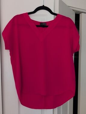 The Limited V-Neck Short Sleeve Blouse - Fuchsia